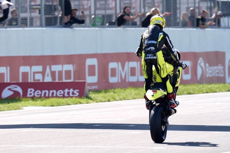 Quattro Group British Supersport, GP2 and HEL Supersport Cup: Booth-Amos beats Oncu to Feature Race win