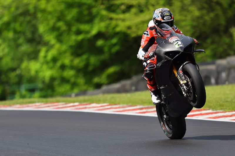 Irwin holds the edge as Oulton Park beckons this Bank Holiday weekend