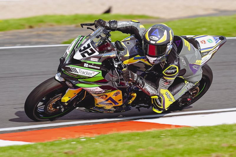 Tracker Kawasaki British Superteen: Smart dominates practice to end day one on top