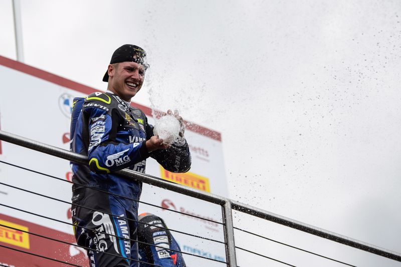 Ryde wins to take title lead by four points into Brands Hatch finale