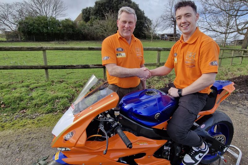 R&R Racing re-sign McGlinchey for 2025 Quattro Group British Supersport Championship 