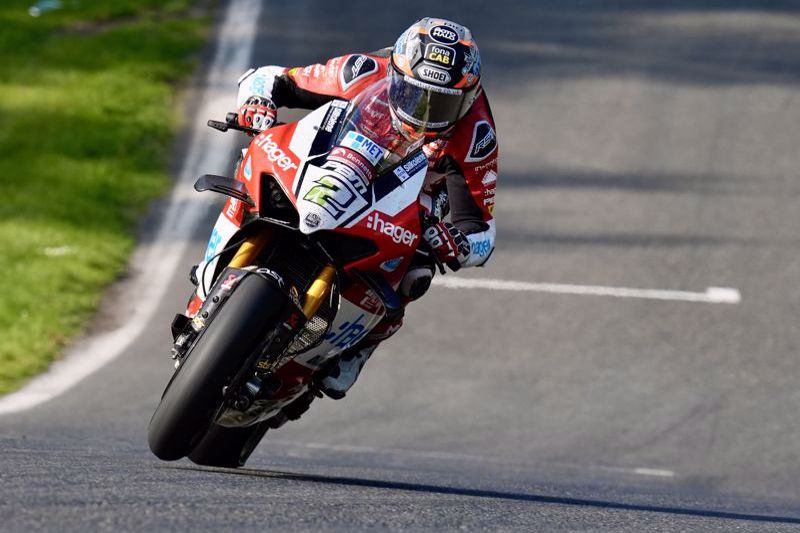 Bennetts BSB Race One: IRWIN TAKES FIRST VICTORY FOR HAGER PBM DUCATI IN THEIR NEW ERA