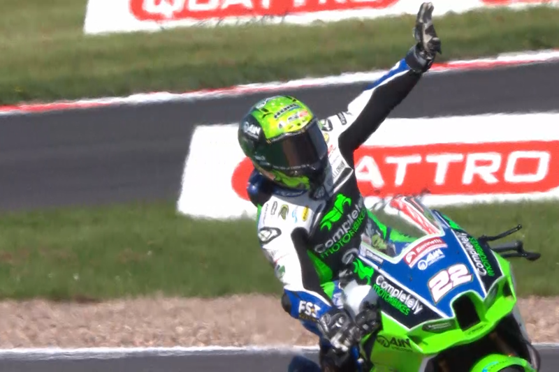 VIDEO: The last two laps of the Donington dogfight!
