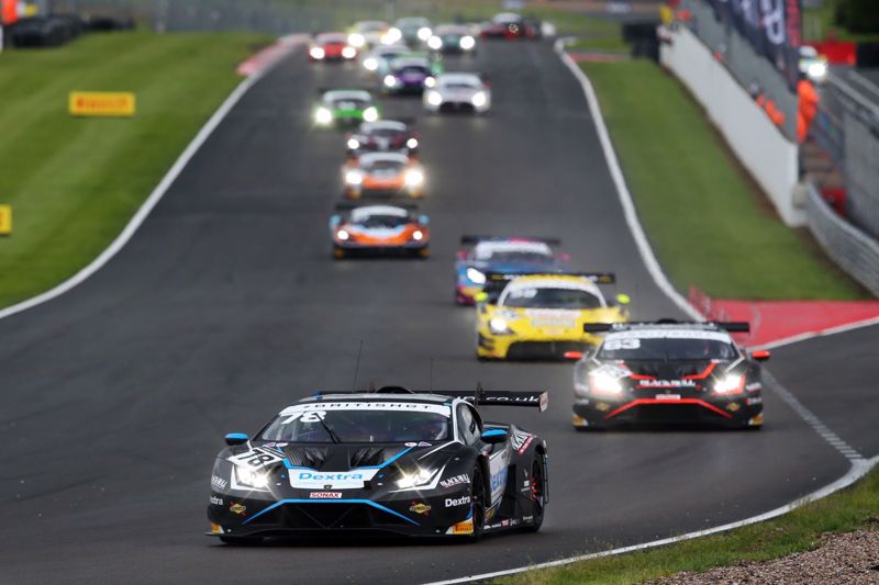 Barwell and Optimum weather the storm to win classic British GT encounter at Donington