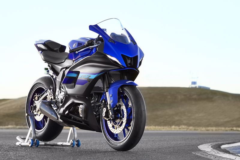 Yamaha Motor UK offer the chance to win an R7 in Pirelli National Sportbike Championship 