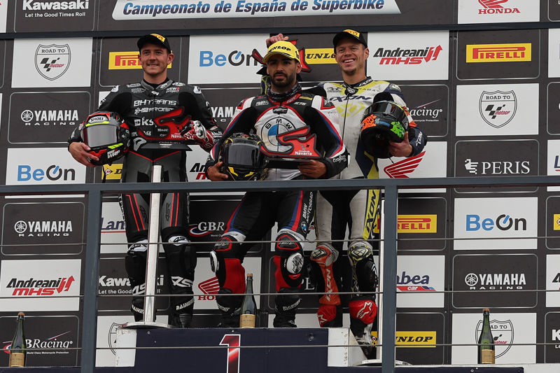 Circuito de Navarra ESBK: Lopes charges to victory in hard fought Sunday encounter