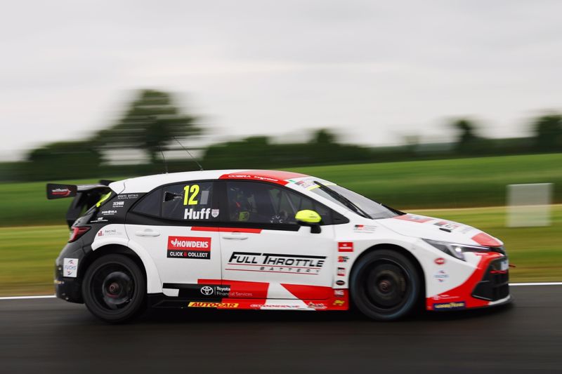 BTCC Snetterton Race 3: Rob Huff takes first BTCC victory in 20 years