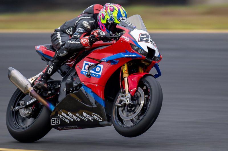 Brookes back on track in Australian Summer Night series