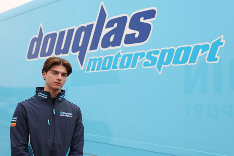 Dayton Coulthard joins forces with Douglas Motorsport to contest GB4