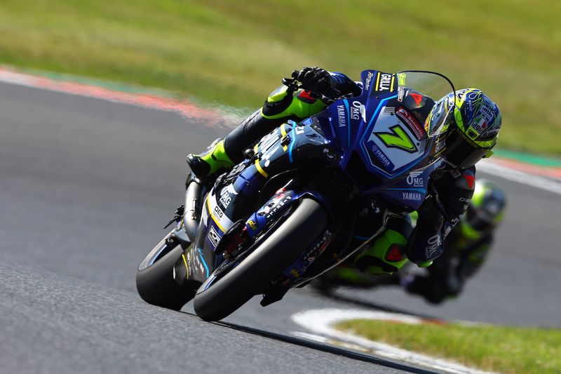 Bennetts BSB Race 1: Vickers wins at Brands Hatch as title fight heats up