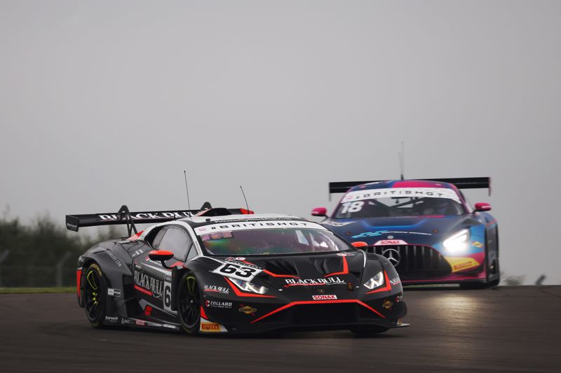 British GT Qualifying: Lamborghini overcome Mercedes to secure pole at Donington Park