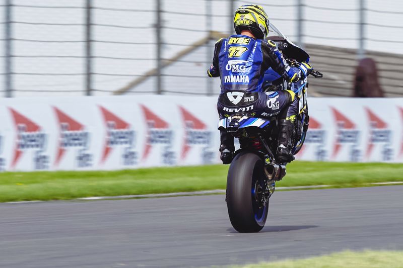 Ryde stays on top in warm up at Donington Park