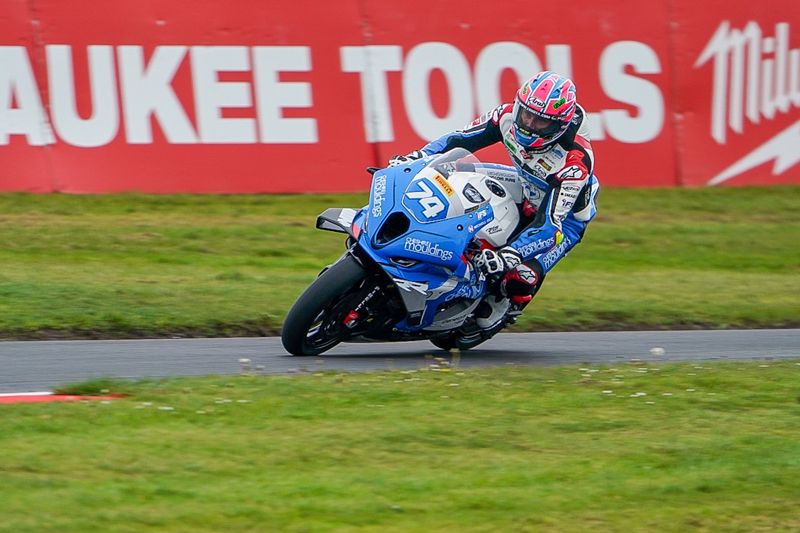 Pirelli National Superstock with Moneybarn Finance: Todd takes charge as new season begins