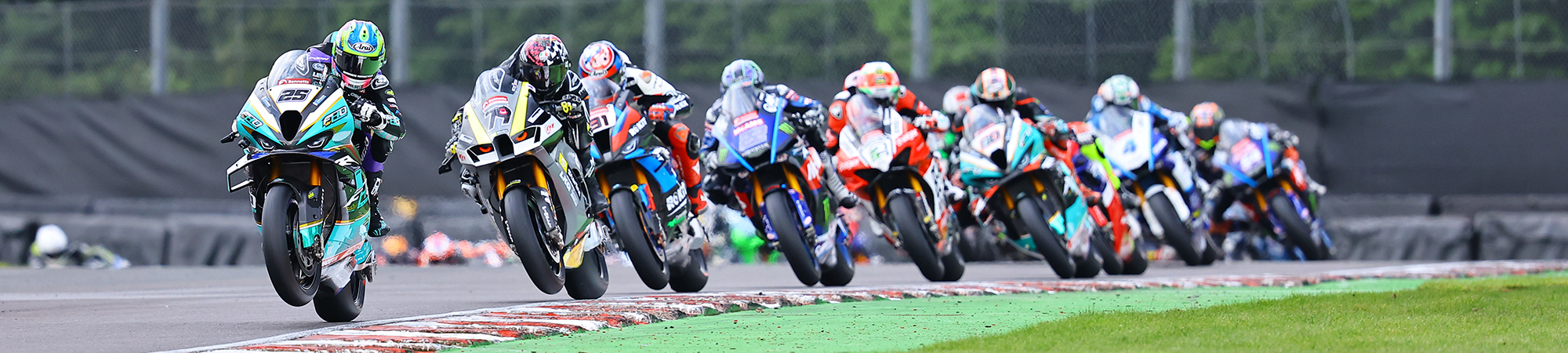 Bennetts BSB Race Three: HAT-TRICK FOR HAGER PBM DUCATI AND IRWIN AT OULTON PARK 