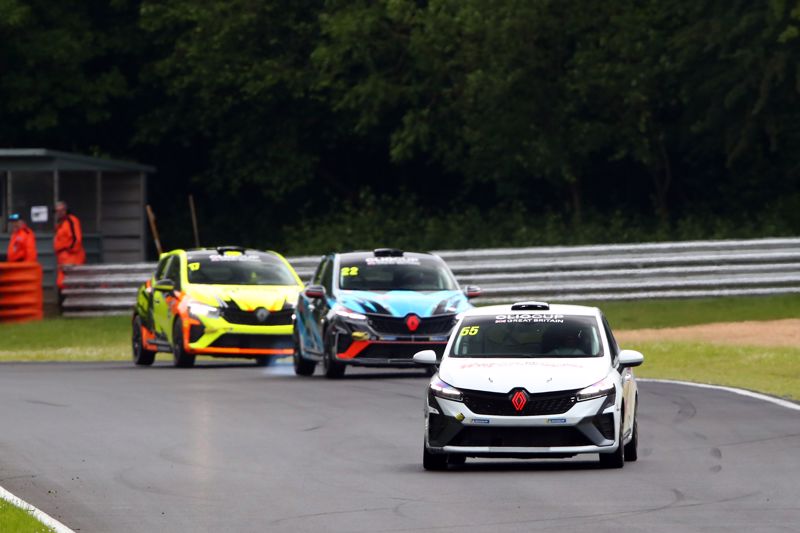 Clio Cup GB Heads To Wales For Rounds 3 & 4