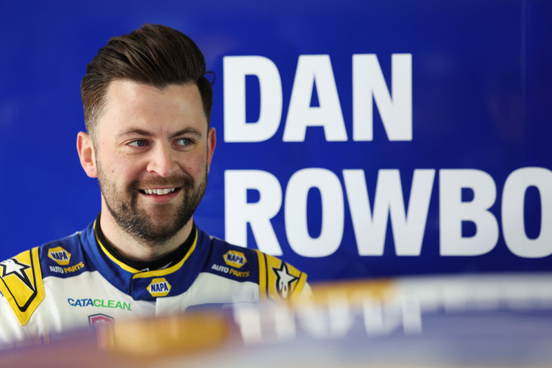 Rowbottom extends with NAPA Racing UK for 2025 BTCC campaign