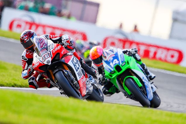 Bennetts British Superbike Championship With Pirelli @ Cadwell Park ...