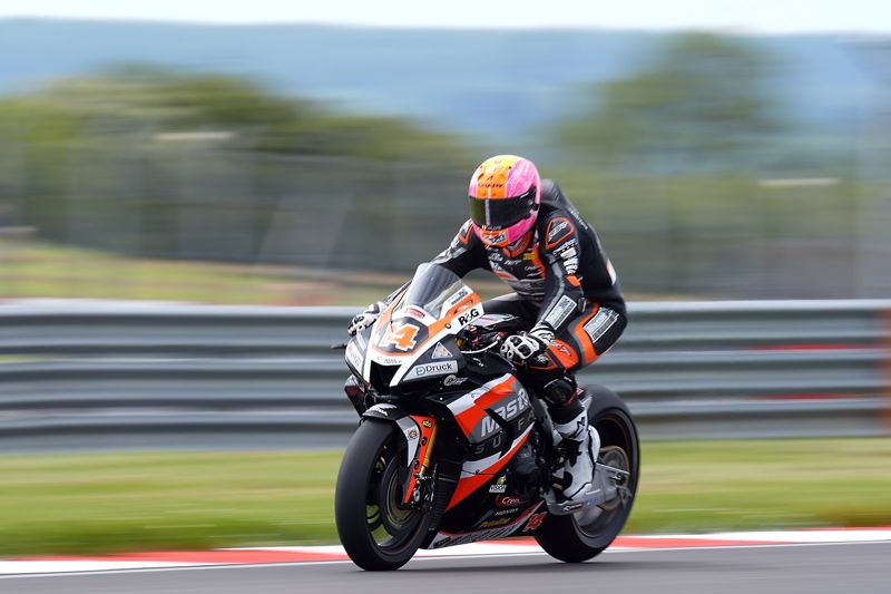 Jackson masters opening Free Practice to set the pace by 0.005s at Donington Park 